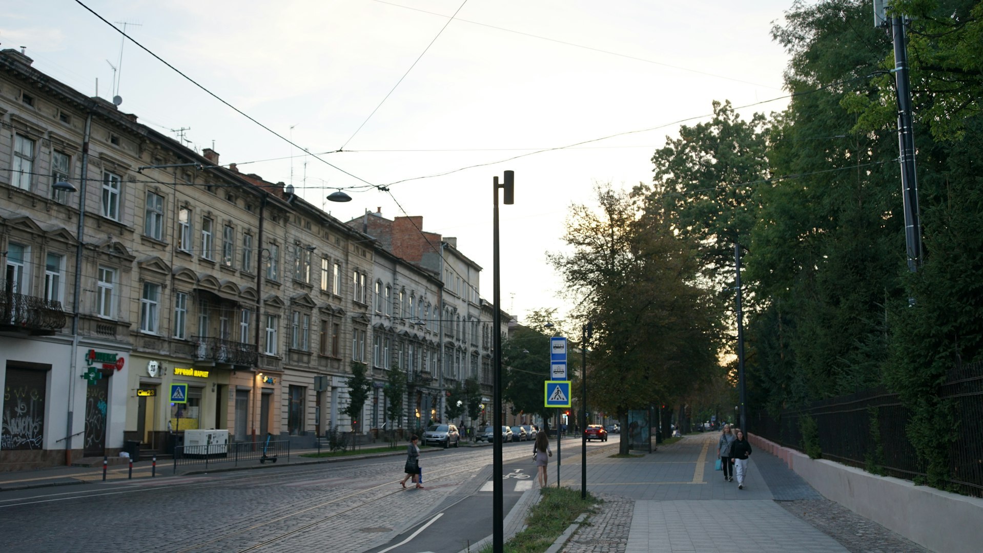 Panorama Częstochowy nocą — tło sekcji Detektyw Częstochowa