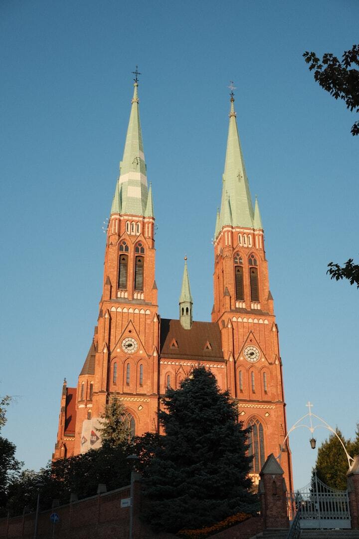 Panorama Rybnika nocą — tło sekcji Detektyw Rybnik